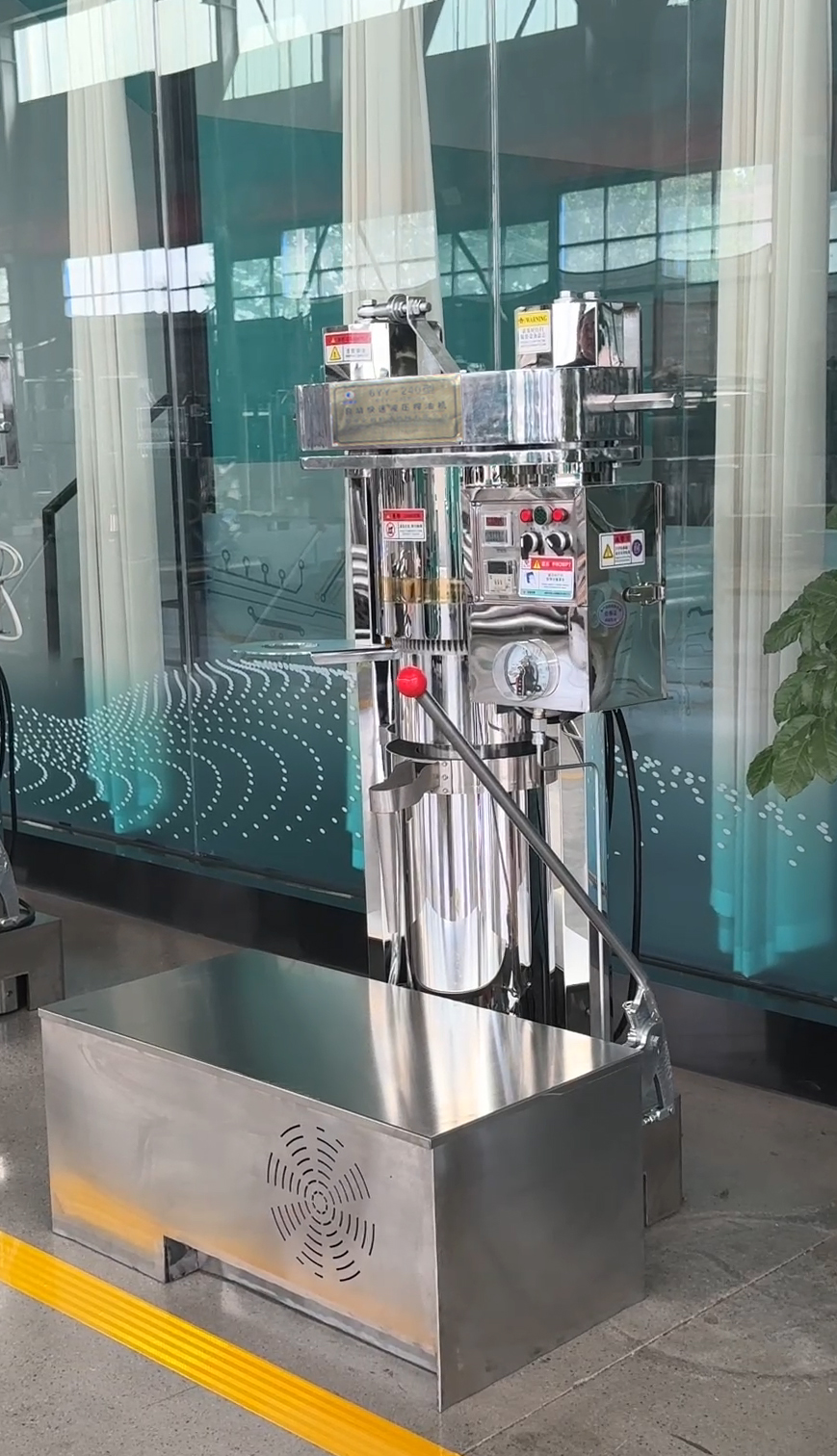 液壓榨油機6YY-320.jpg 液壓榨油機6YY-320.jpg