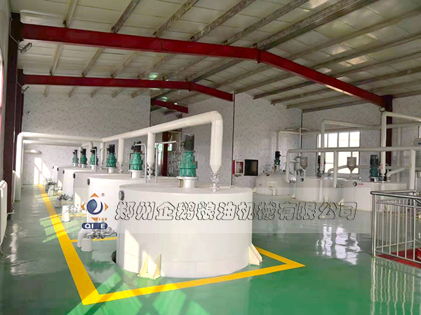 亞麻籽養(yǎng)晶罐、煉油鍋、結(jié)晶罐、預(yù)冷罐